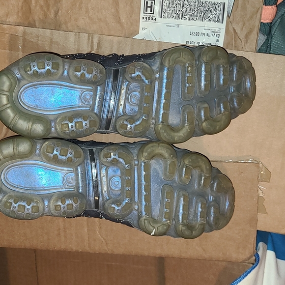 Nike sz 8 vapormax utility gray and green. Priced to move. USED - Picture 3 of 5